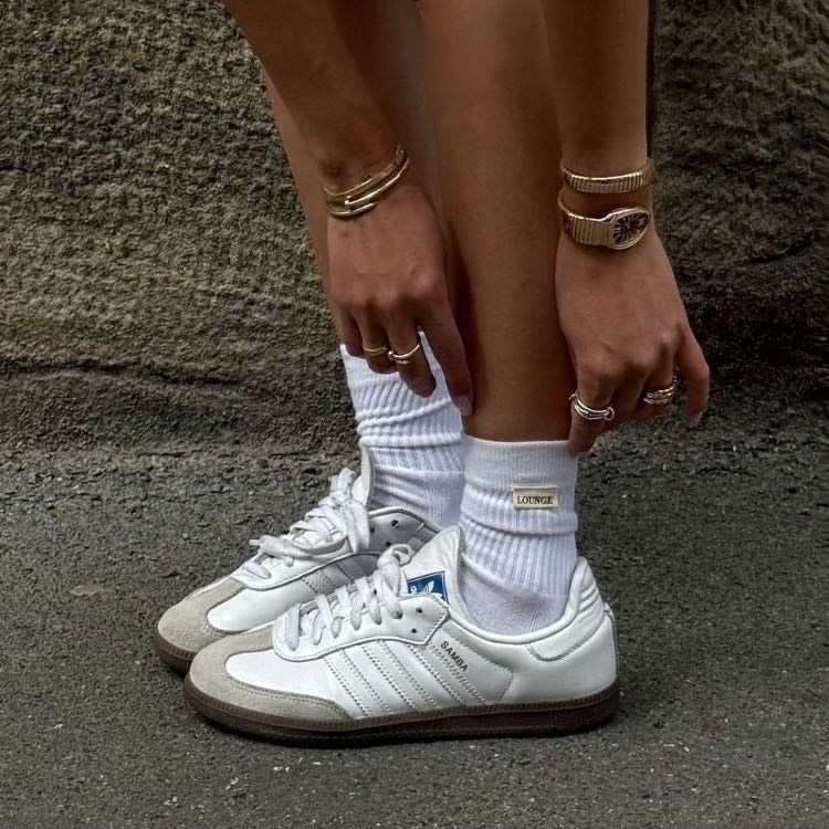 Cleaning shoes - Same as clothing, clean stuff is always better