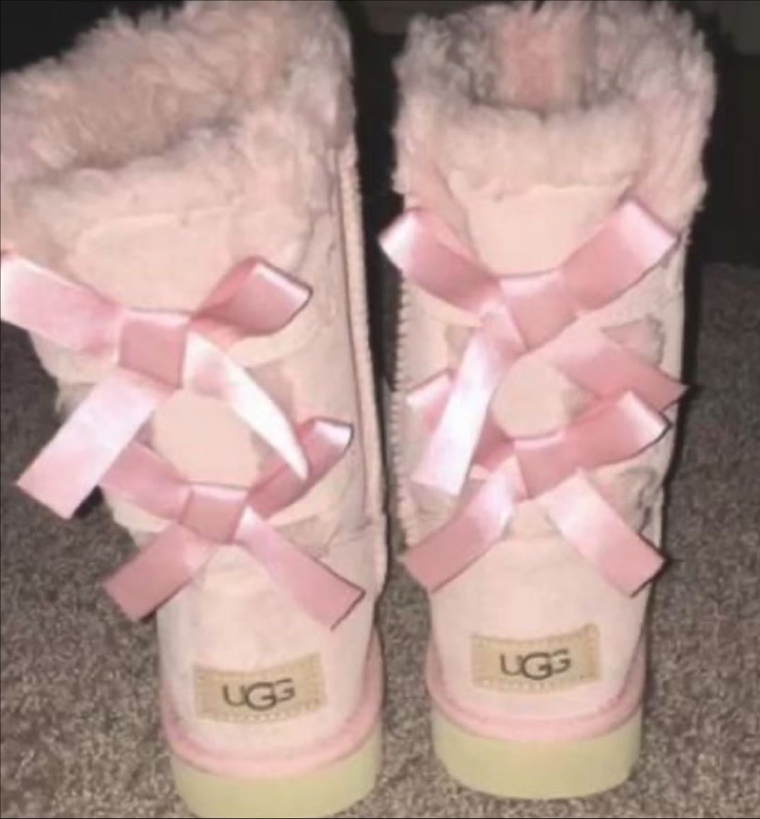 pink bow uggs