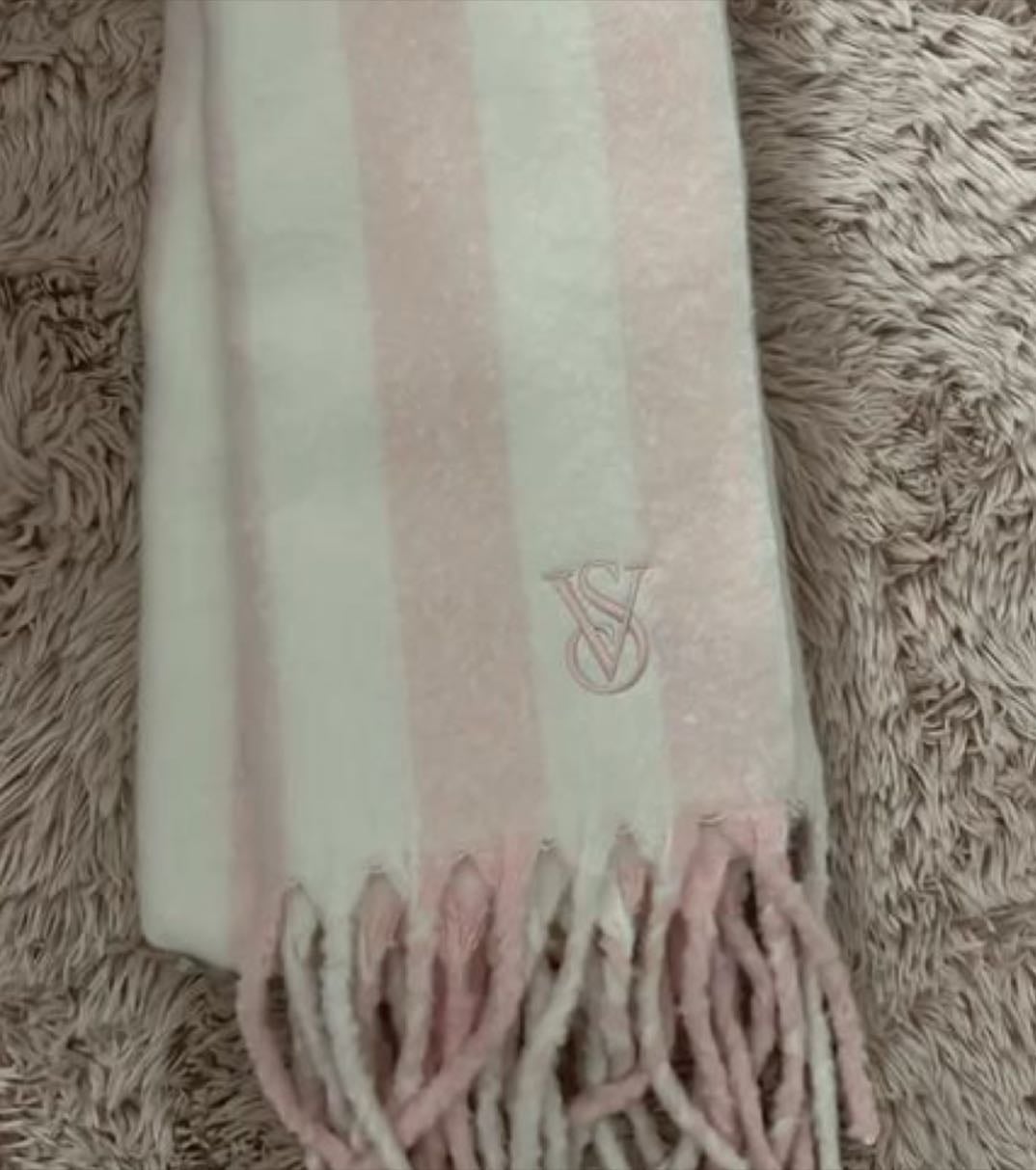 VS scarf