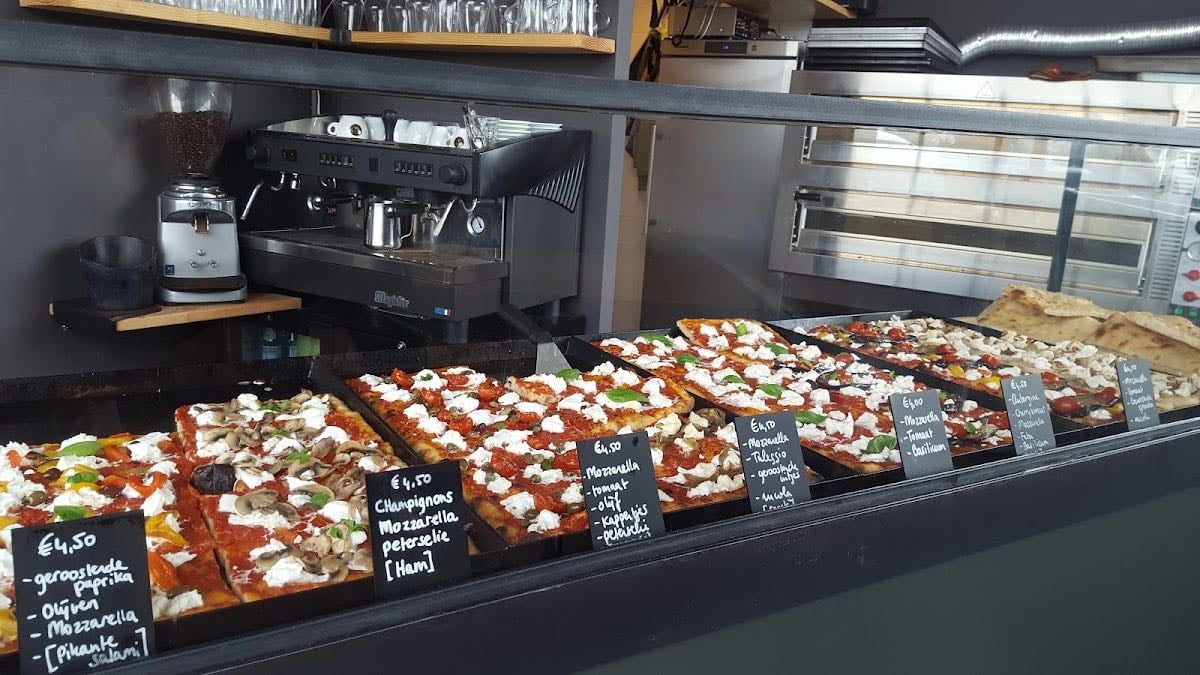 Kebec corner - - unbelievably good pizza