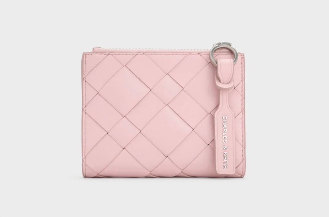 CHARLES & KEITH - イヴェット ウーブントップジップ
スモールウォレット