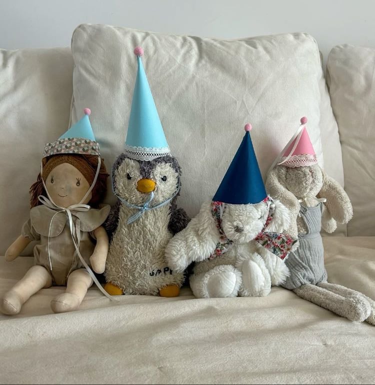 mis peluches con gorritos