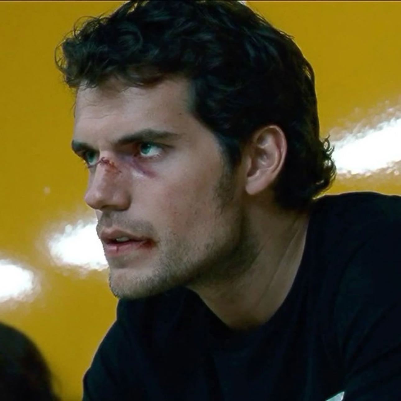 henry cavill - (fixing the computer)