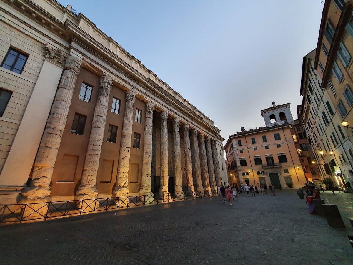 Piazza di Pietra