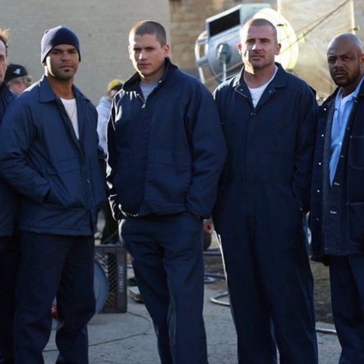 Prison Break🚓 - Paul T. Scheuring · 2005