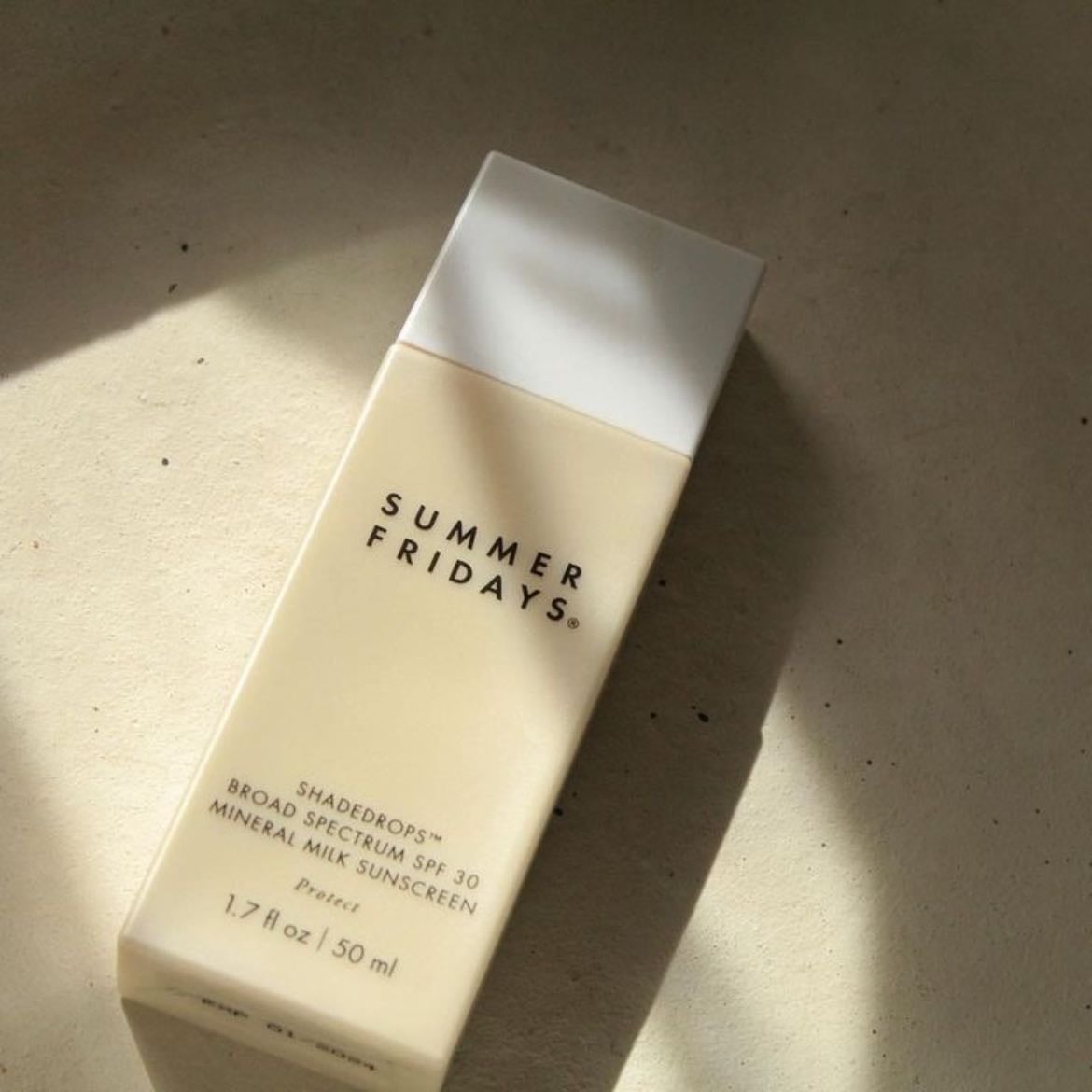 Face Sunblock - Esto es todos los días obvioo, no solo en verano pero ahorita miiil más si estás en un lugar muy soleado.