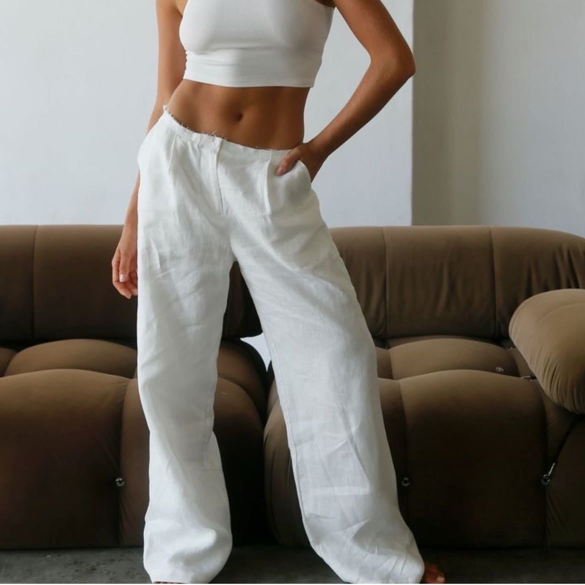 Pantalones de lino - Una prenda que puede variar en color y corte pero que es súper versátil para looks casuales o más arreglados!