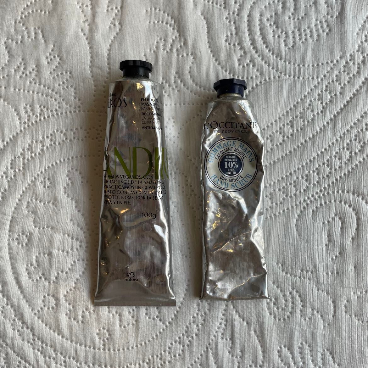 Hand Cream - Para codos, rodillas y manos. Costumbre que adopté de mi mamá siempre llevar una cremita hidratante <3