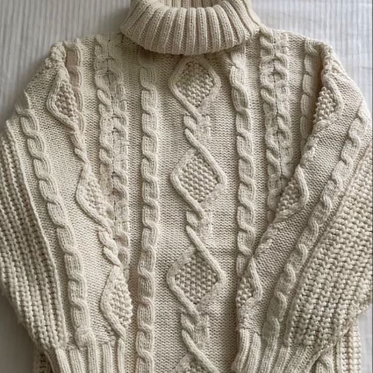 Cable knit Sweater