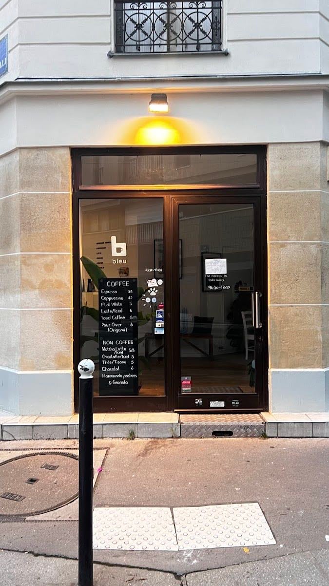 Bleu Coffee Shop