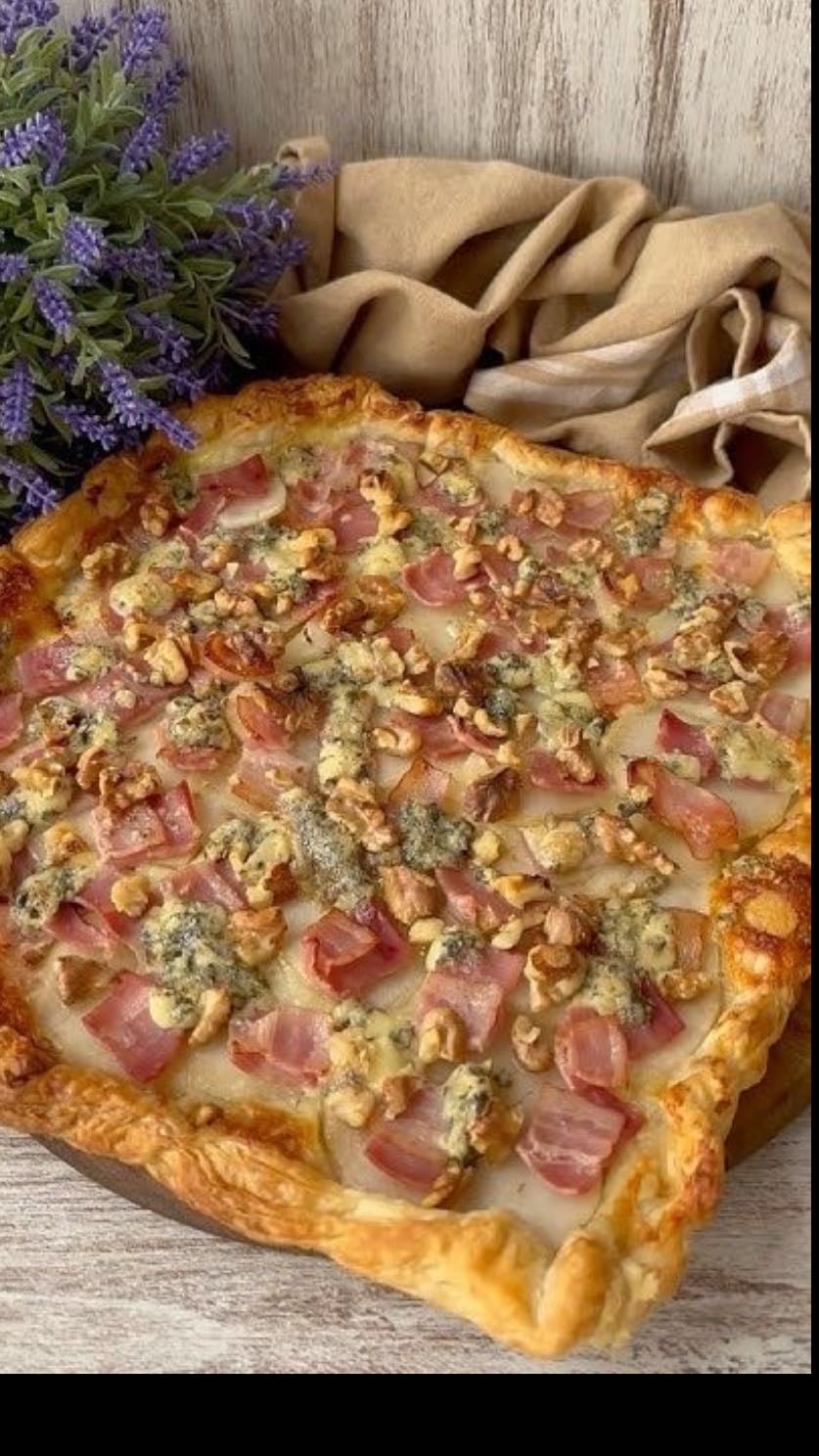 Hojaldre de Bacon, Mozarella y Manzana - Con