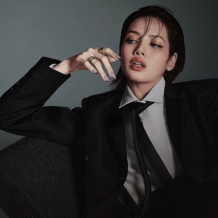 lalisa manoban - oh my first kpop love, who lured me to kpop, oh ring size pls