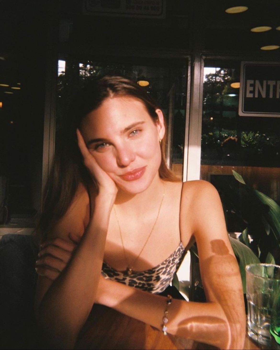 macarena achaga - do u like going on a date? like w me?