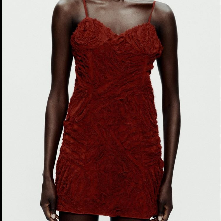 Short relief dress