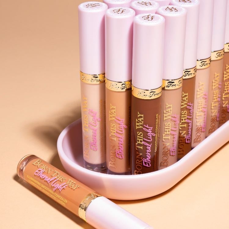 Too faced - BTW ETHEREAL LIGHT ILLUMINATING SMOOTHING CONCEALER