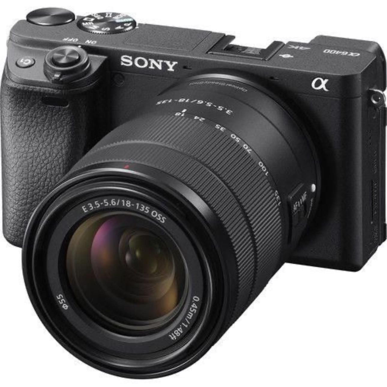 sony A6400 - Sony A6400 es una cámara mirrorless (sin espejo) con montura E y sensor APS-C. Esto significa que no tiene un espejo mecánico como las cámaras réflex (DSLR), lo que la hace más compacta y ligera, pero con un rendimiento de enfoque y calidad de imagen de nivel profesional.