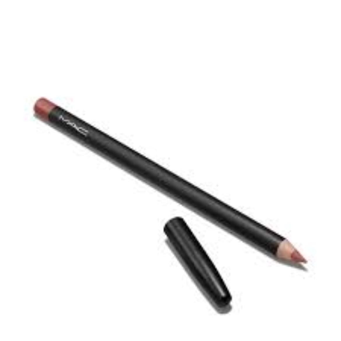 Lapiz de labios Mac - Con un tono café delineo mis labios