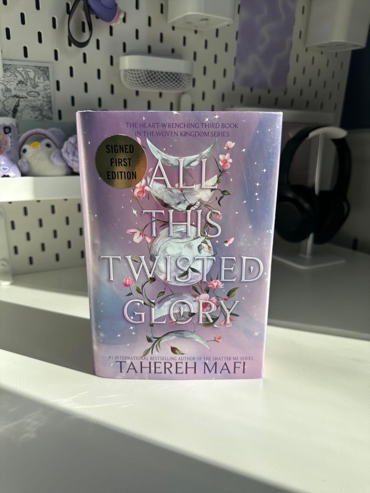 All This Twisted Glory (This Woven Kingdom, 3) - Tahereh Mafi · 2024