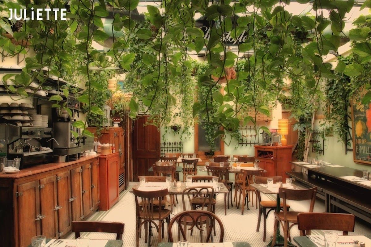 Juliette Restaurant - mto cute mas no verão é bem quente então saiba escolher sua estação