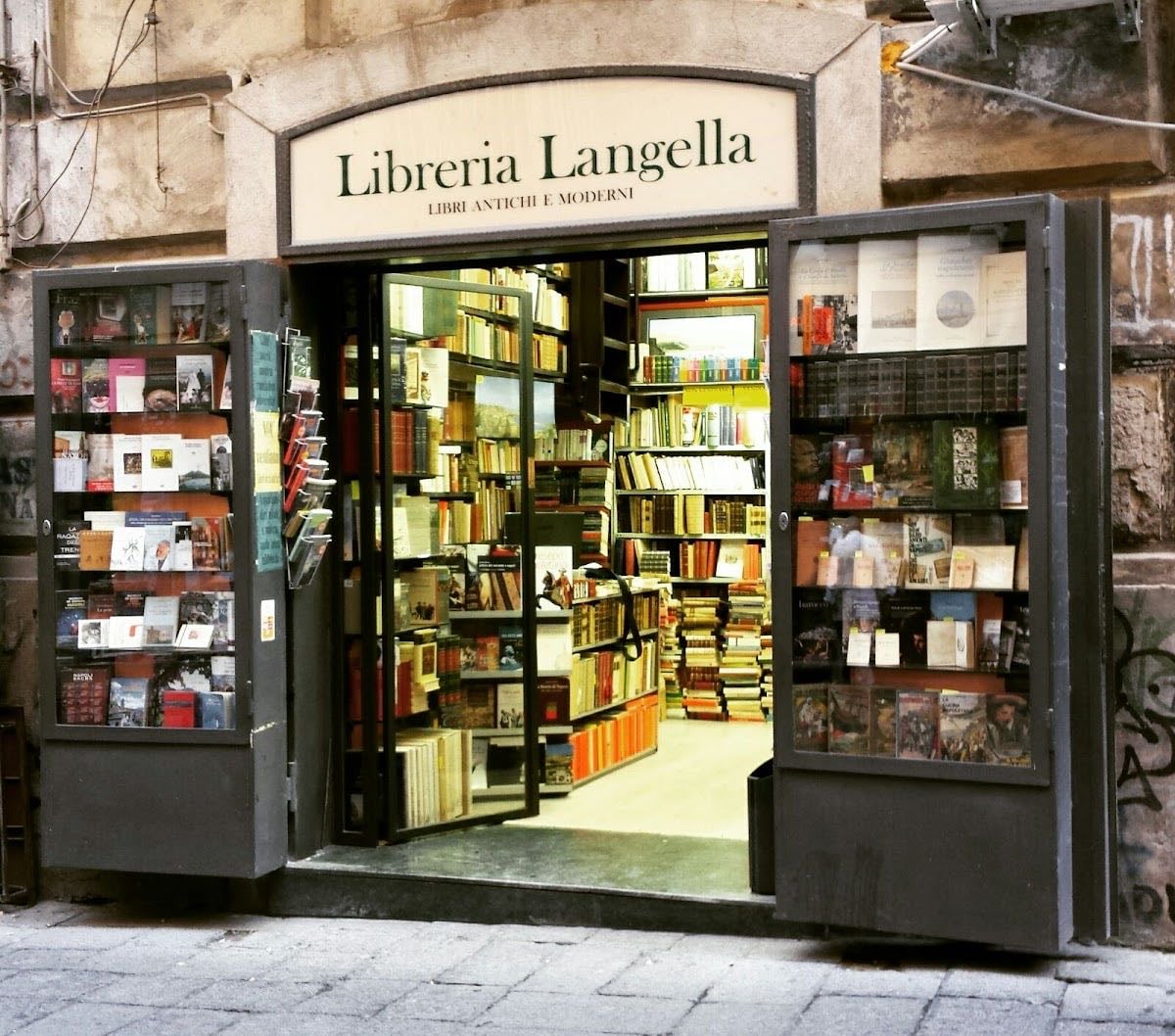 Libreria Langella - the bookshop where Elena did her presentation in “The Story of the Lost Child.”