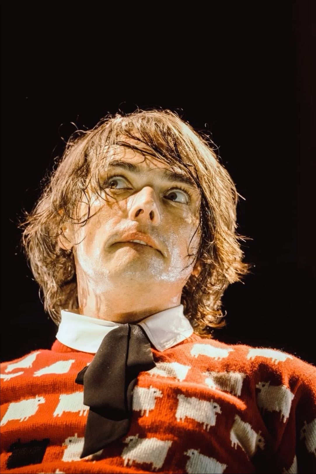 choke on the smoke and feel your eyes on me. - frerard | boss/employee, age gap, broadway