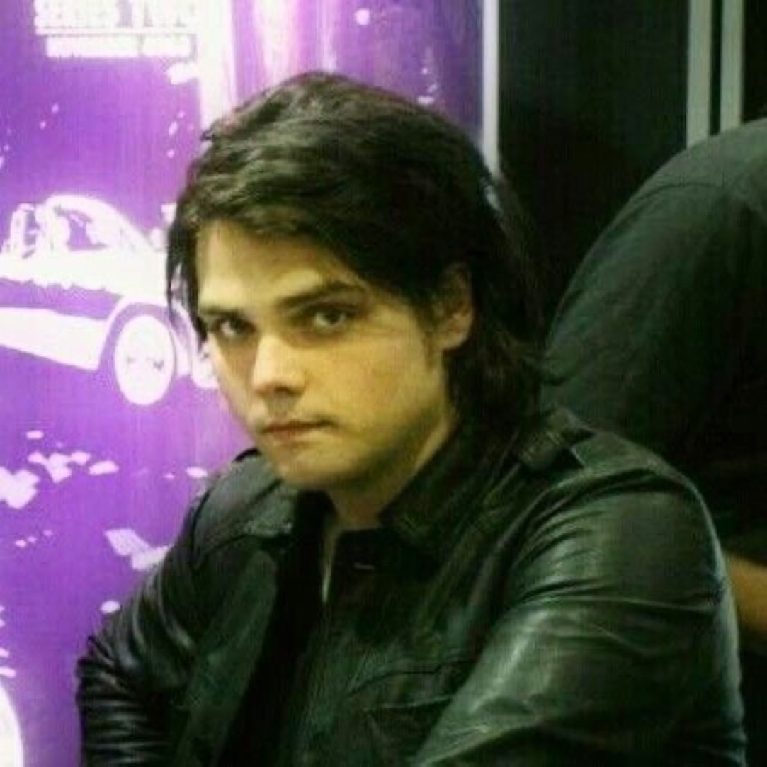 this never happened, frank - frerard | closeted, toxic, frenemies to lovers.