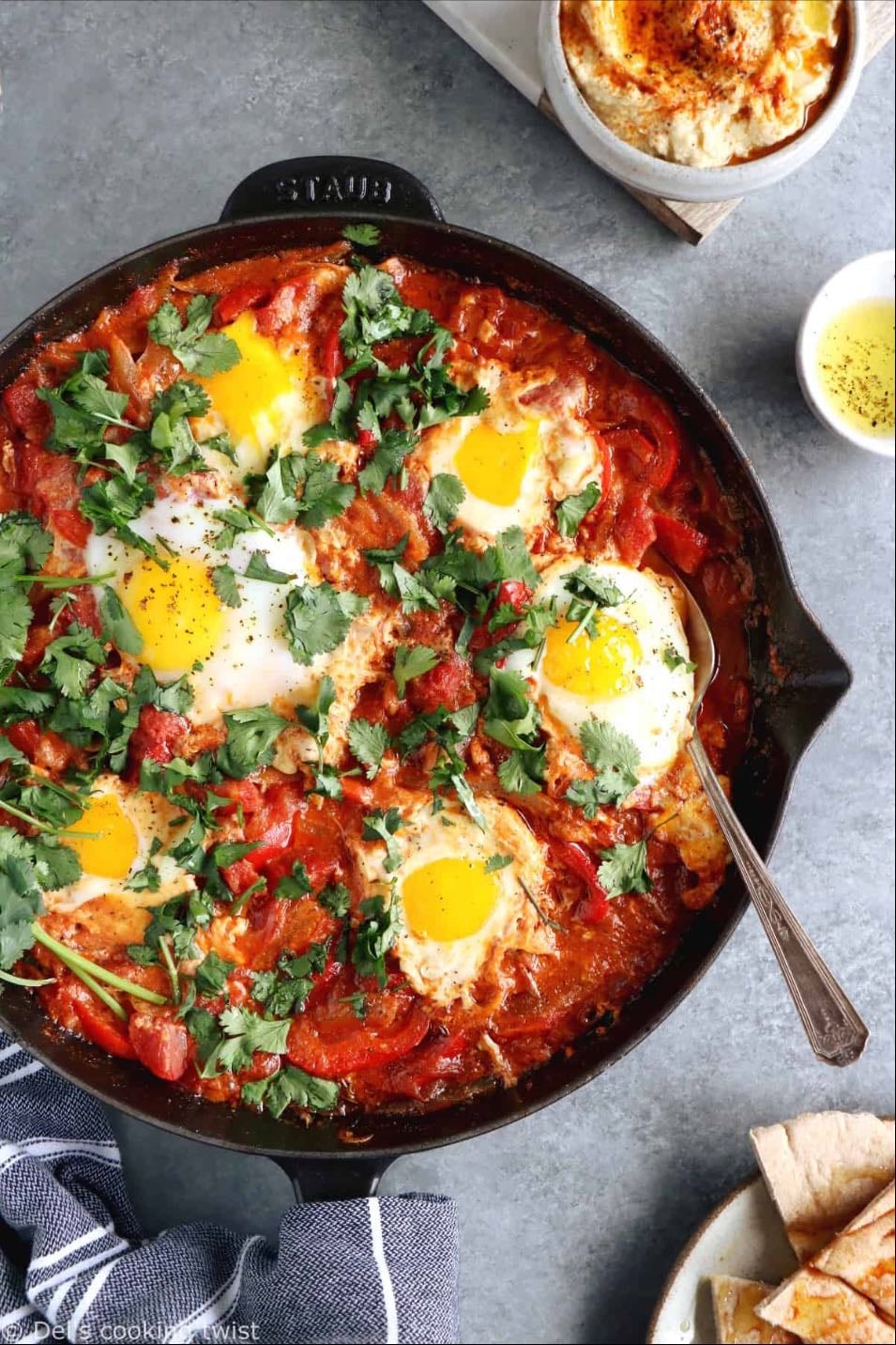 Bol de riz à la sauce tomate & oeuf