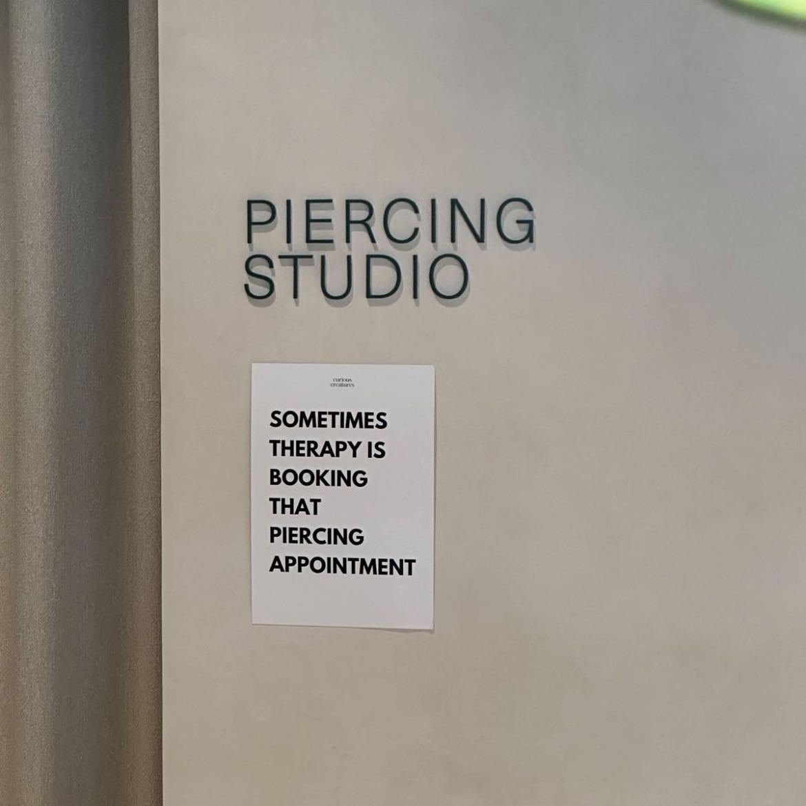 Piercing shop - Helix piercing