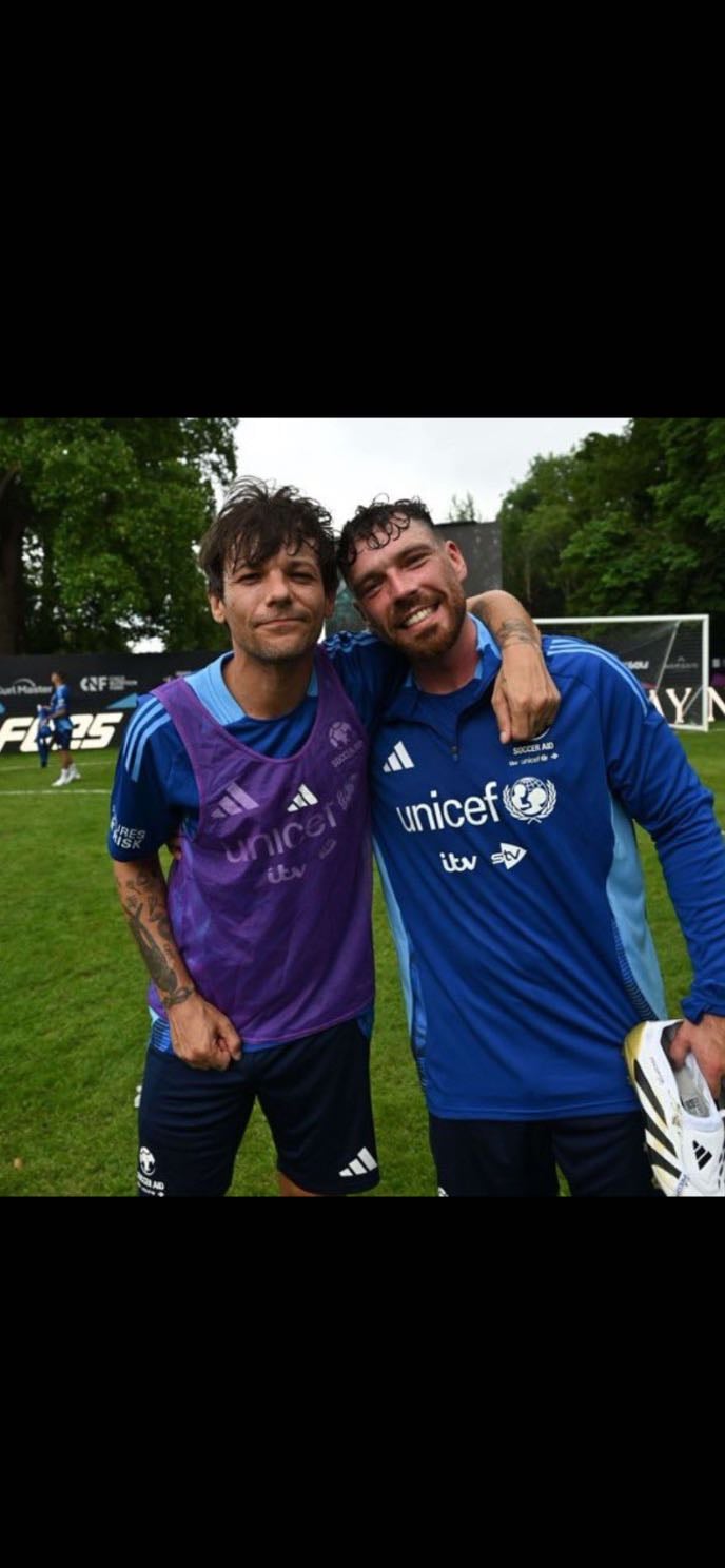 like look at him???? - sweaty soccer aid Louis👅