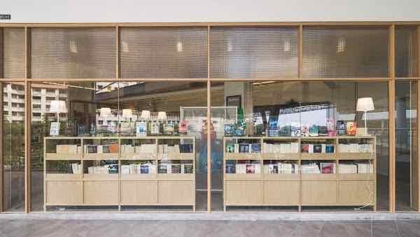 Lit Books