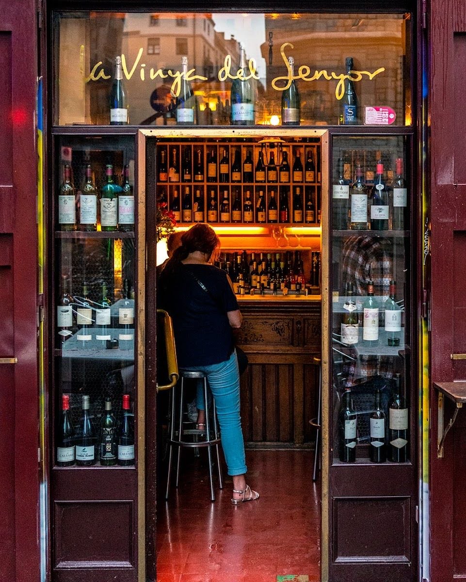La Vinya del Senyor - Vinos, tapeo con vista