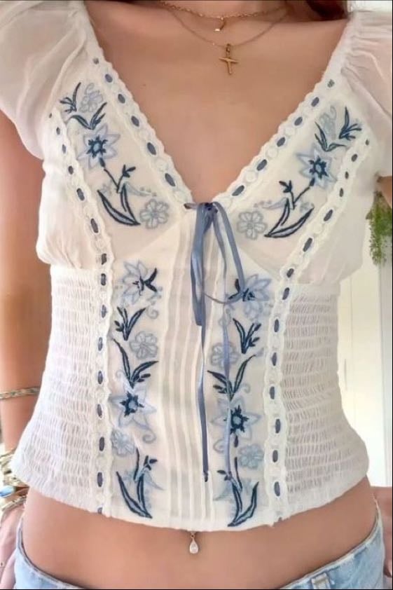 Blusa com Bordados