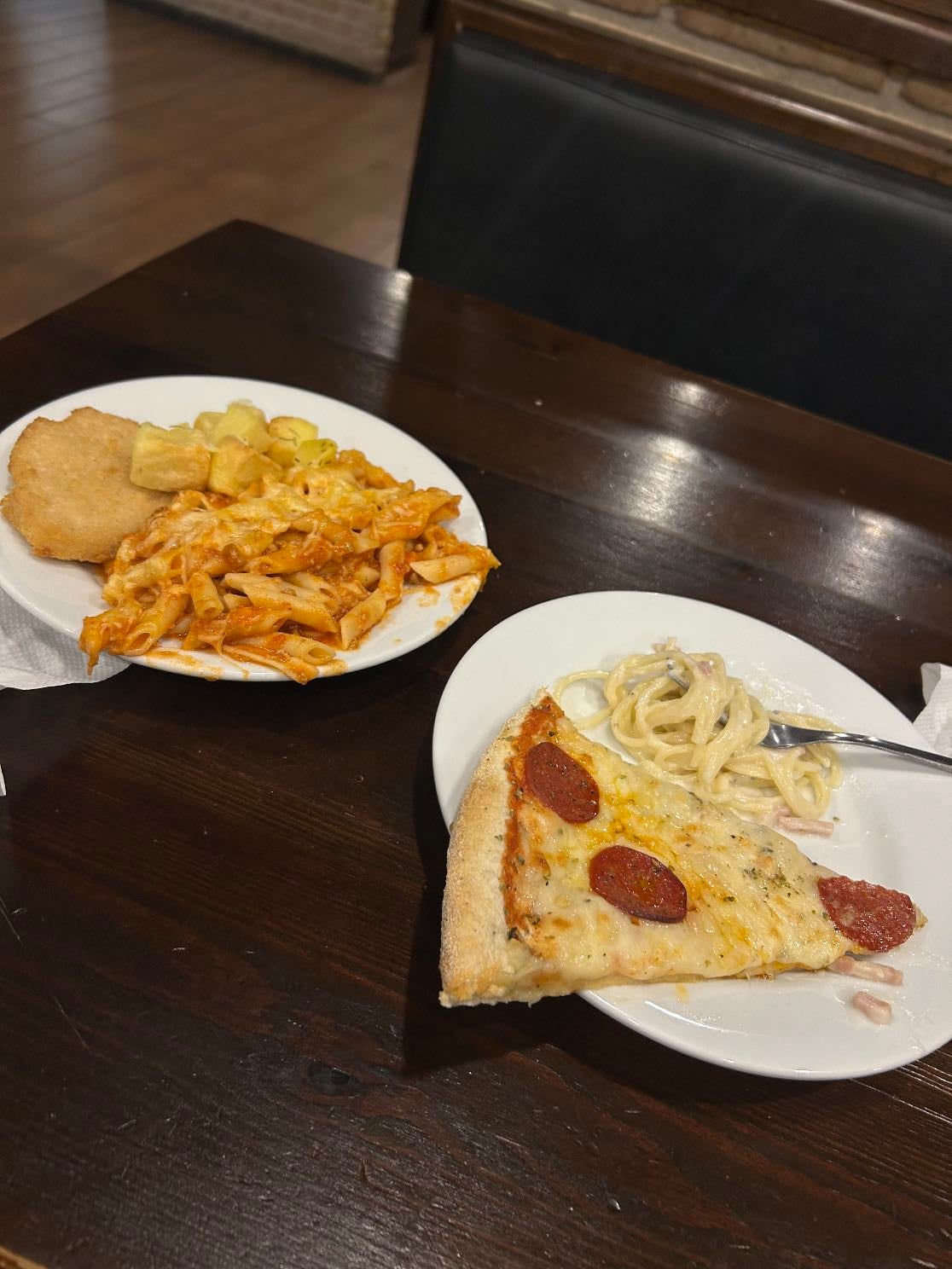 el muerde la pasta - sobre todo la pizza puf.