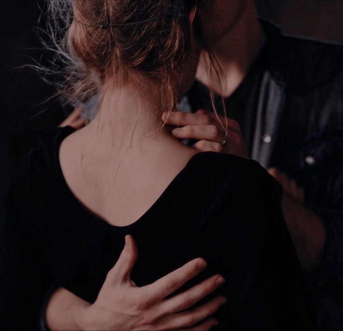 Hold Me - Anna Savas · 2025