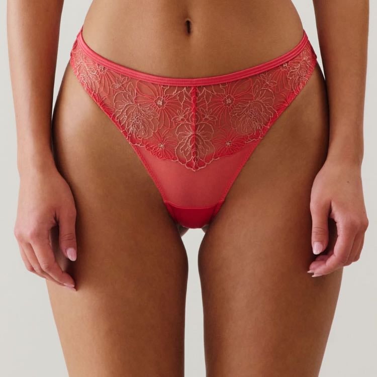 Tanga en mesh brodé fleuri rose - 8,99€