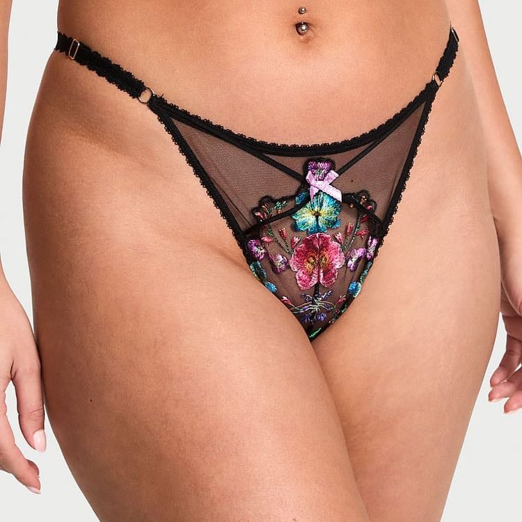 Culotte noire brodée à fleurs foncées - 20£
