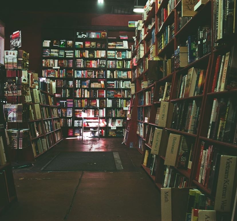 Books🧍♀️ - Books hypelist by Kneecaps