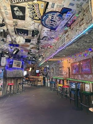 Pattie's First Avenue Lounge - Irish pub