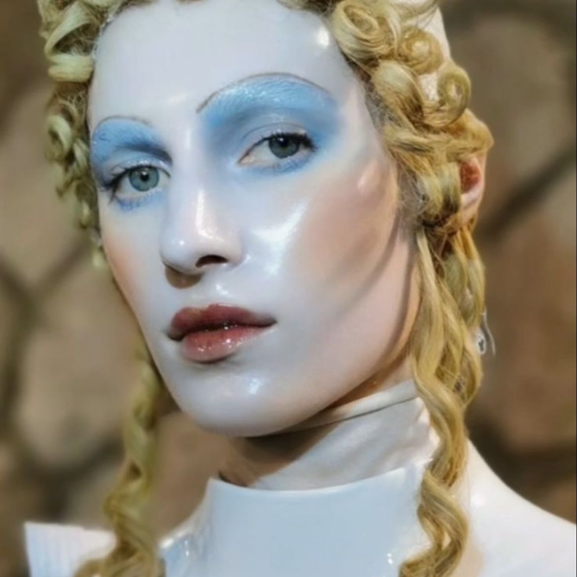 Porserlana skin - Glass ?