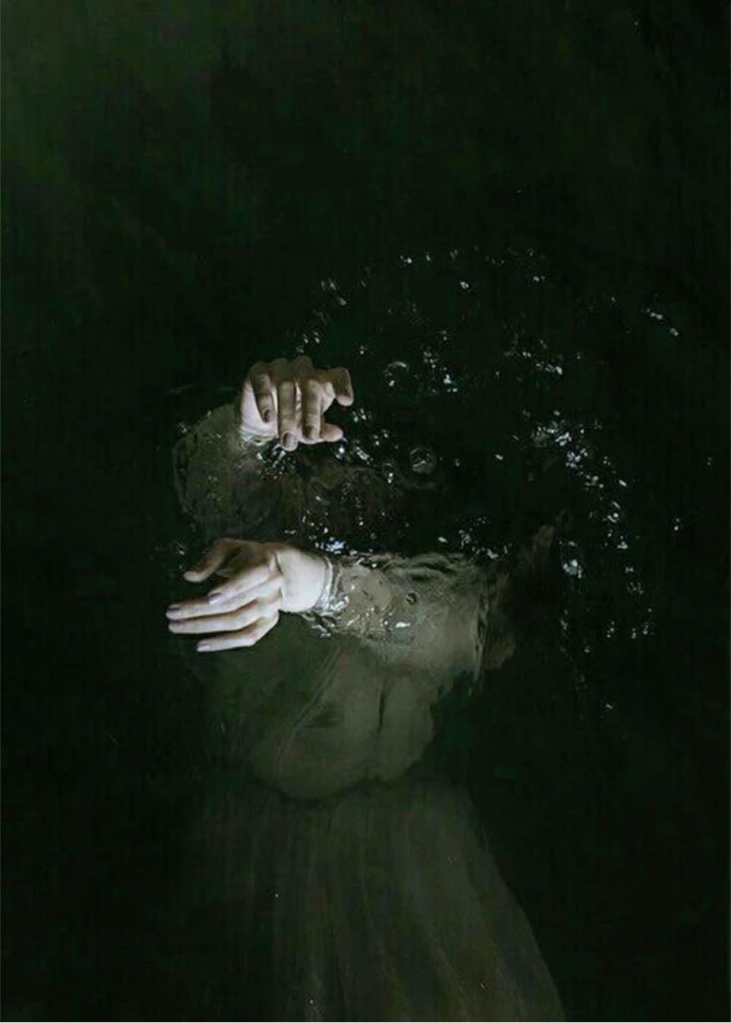 A Study in Drowing - There was an intimacy to all violence, she supposed. The better you knew someone, the more terribly you could hurt them.