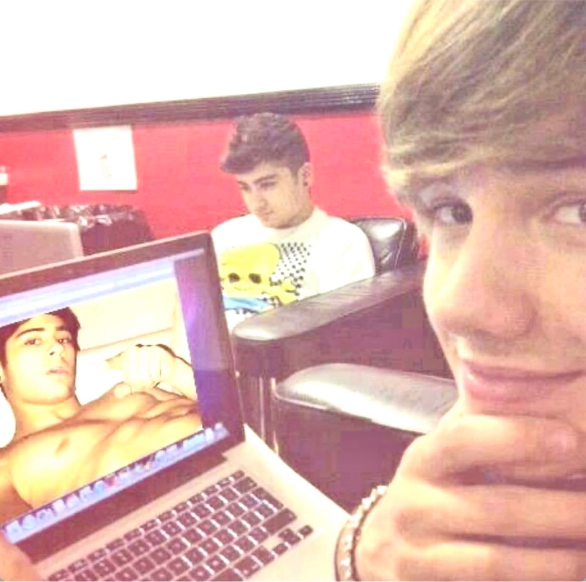 liam and zayn - mee too Liam mee too๐โโ๏ธ
