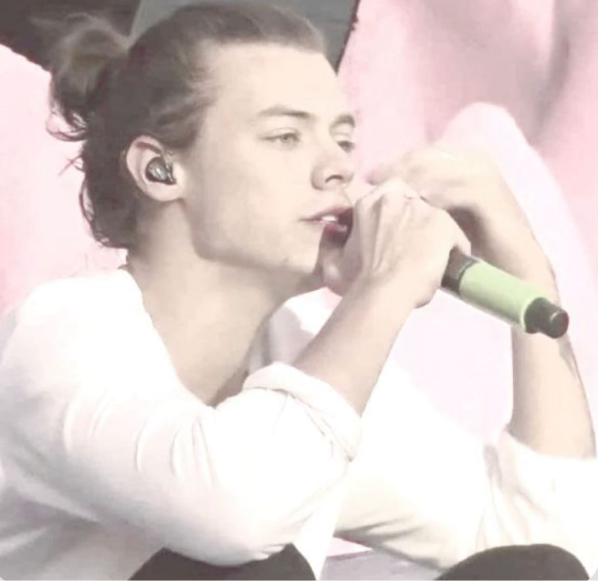 hazza - that man bun ๐ฉ
