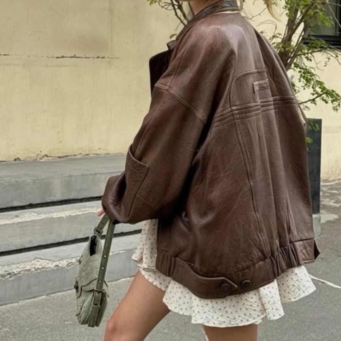 Brown leather jacket - Campera de cuero marrón