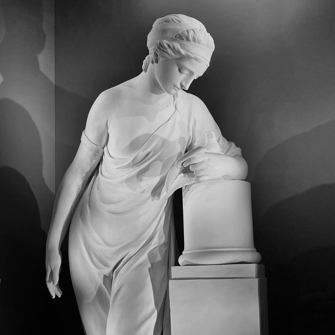 Statue / Women statue