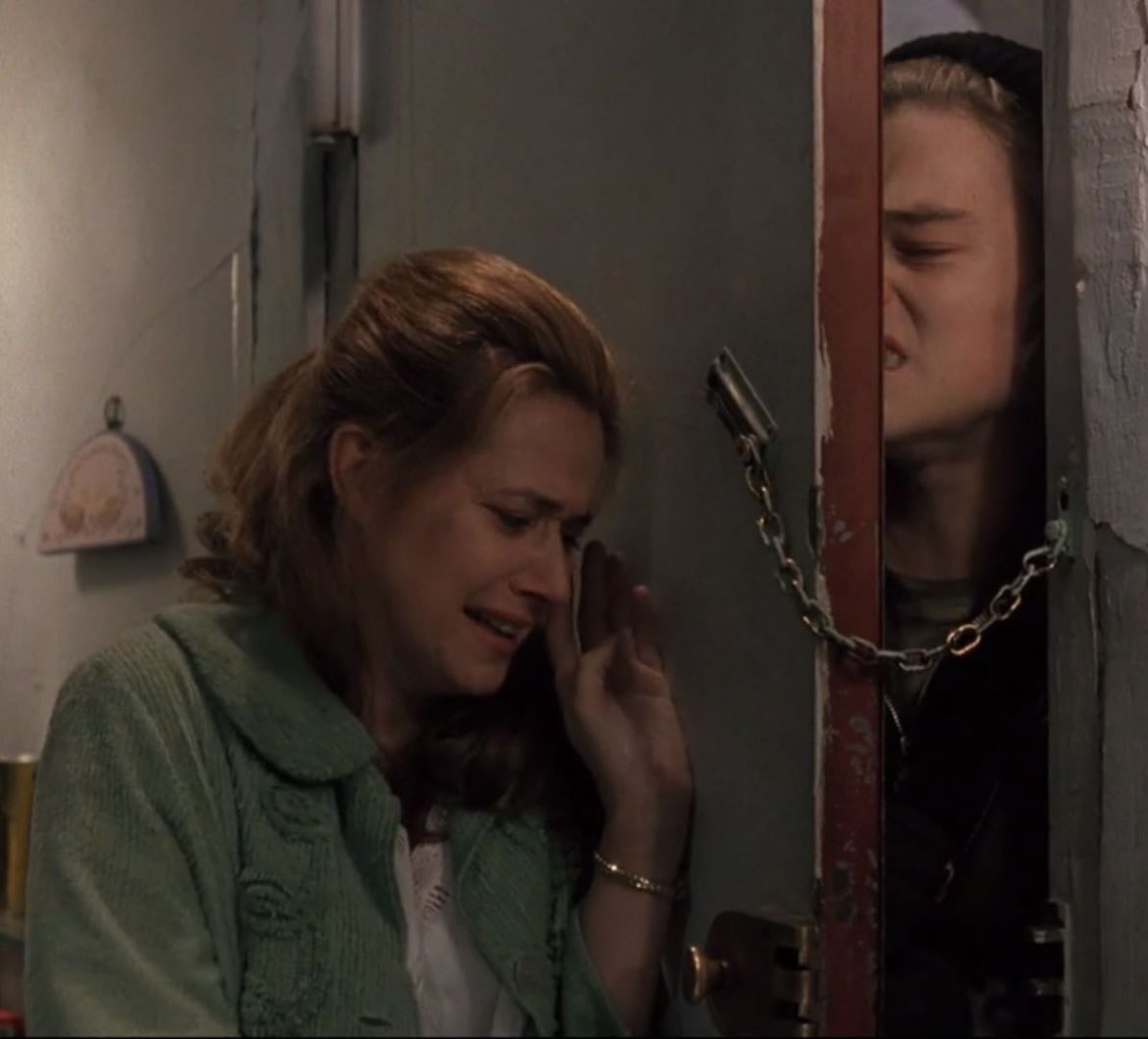 Mom please - Basketball Diaries • Cette scène m’a transportée on ressent vraiment de la douleur et du désespoir que ce soit chez le protagoniste masculin ou la mère
