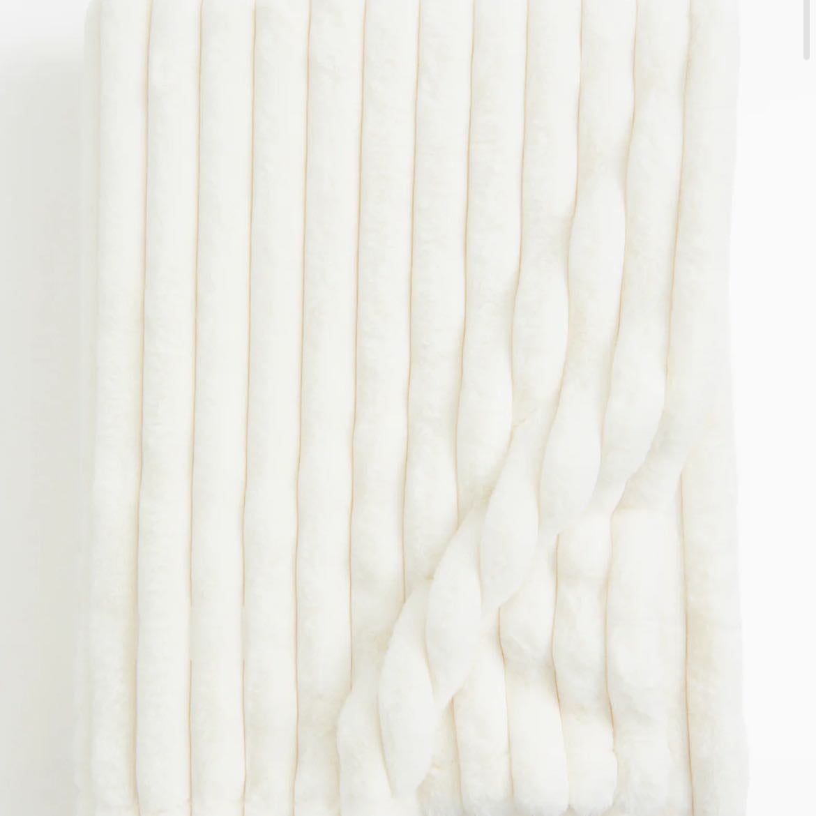 Cute blanket - Omgg i love it from h&m