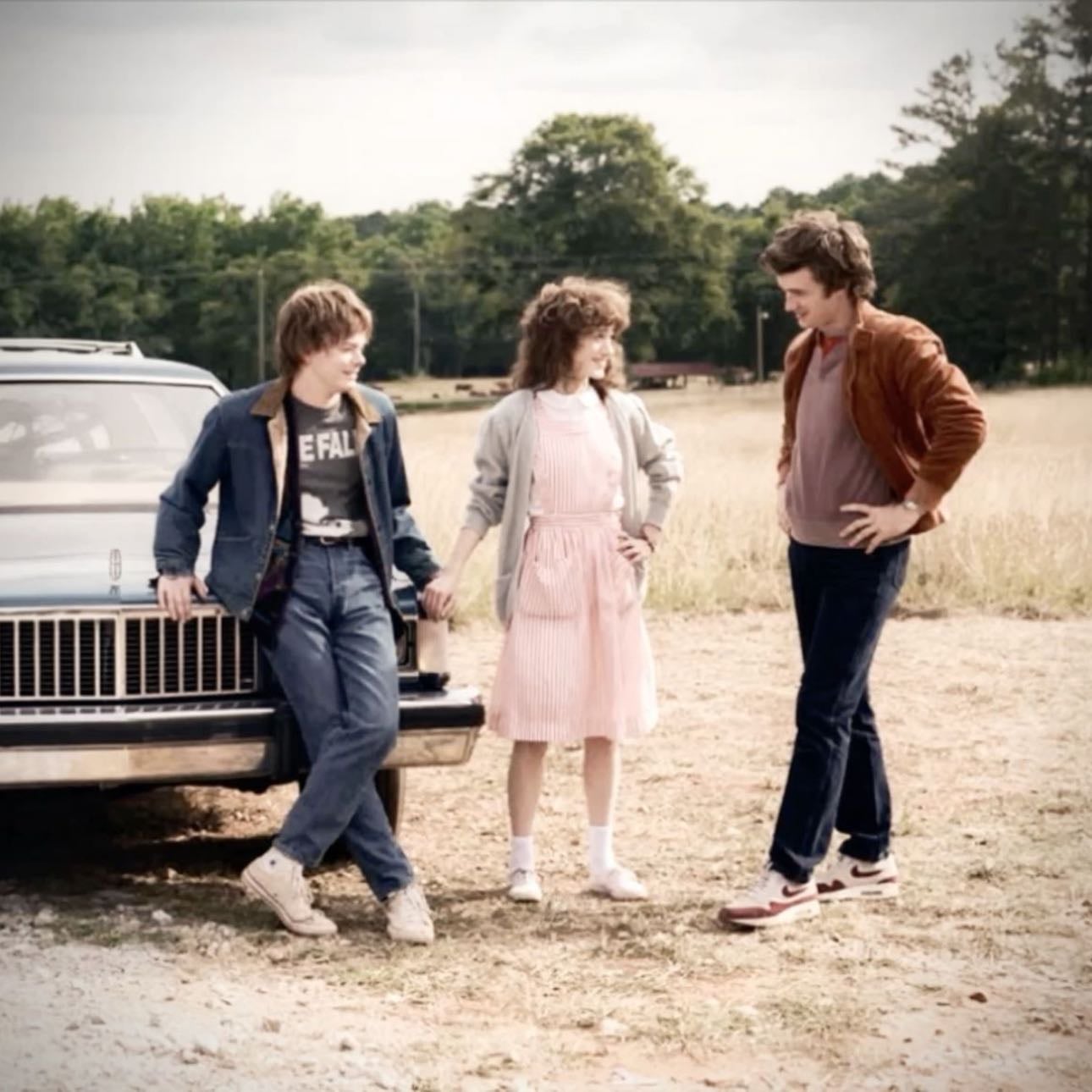 Stranger Things - Ross Duffer, Matt Duffer · 2016