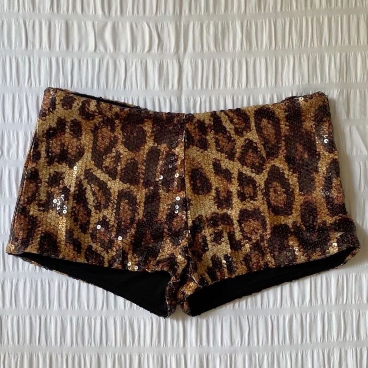 pattern print shorts