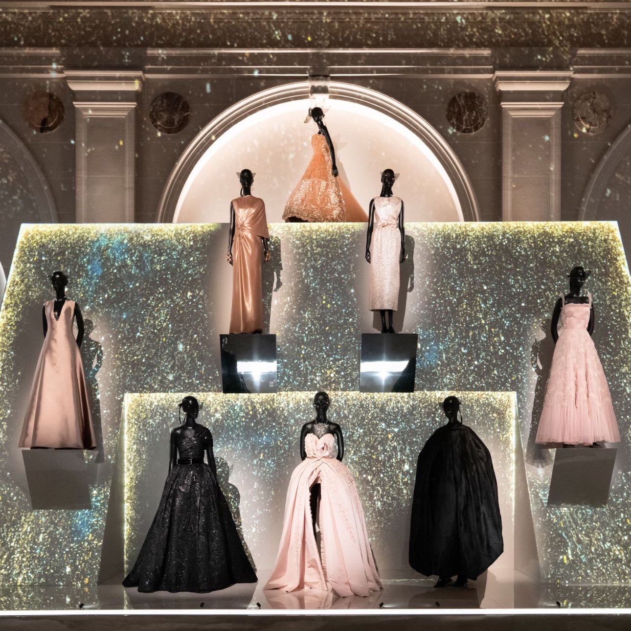 the brooklyn museum - Occasionally hosts major fashion exhibitions (past ones included Thierry Mugler and Dior).