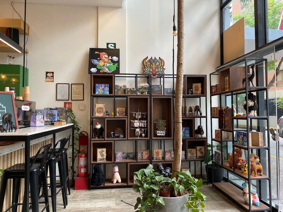 Ayni Puzzles Coffee & Souvenirs